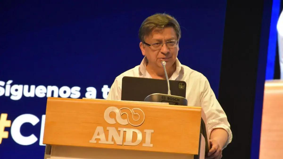 'Es un error considerar al empresario como enemigo natural de los trabajadores y de la sociedad': magistrado Ibáñez, presidente de la Corte