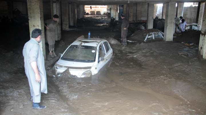 Mueren Más de 300 Personas en Menos de 48 Horas Debido a las Lluvias en Pakistán
