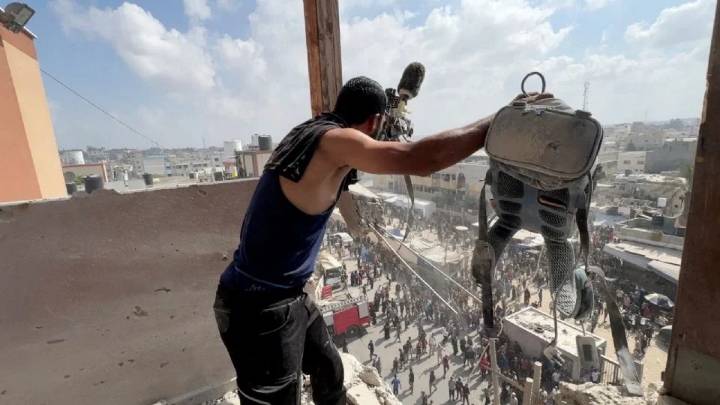 Israel asesina a cuatro periodistas en bombardeo contra un hospital: colaboraban con AP, Reuters, Al Jazeera y NBC