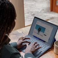 Blogging Isn’t Dead: How Niche Writers May Be Earning Six Figures in 2025