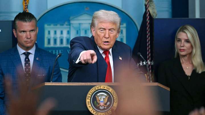 Trump weighs taking steps to decriminalize marijuana