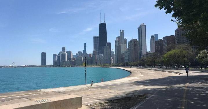 Region man dead after being pulled from Lake Michigan in Chicago