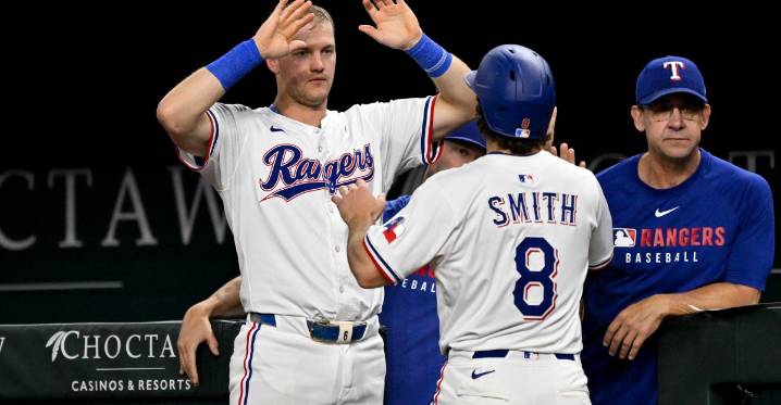 61-59 – Rangers do Eovaldi a solid, finish comeback in extras