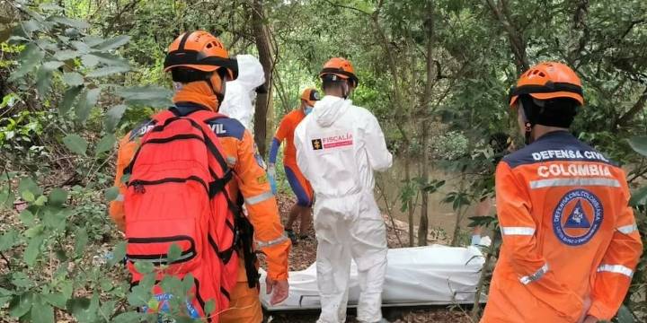 Macabro hallazgo en Antioquia: cadáver con signos de tortura estaba flotando en un río de Salgar