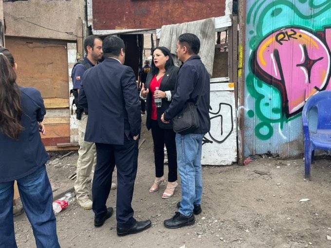 Detienen a mujer que asesinó, descuartizó, quemó y enterró a ciudadano venezolano en Iquique