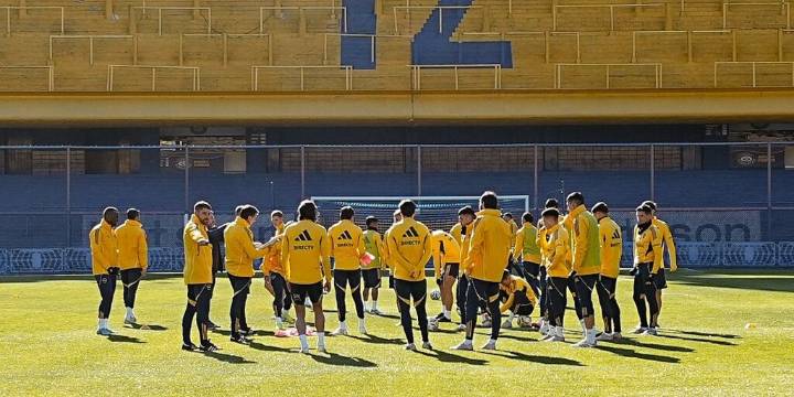 ¿Miguel Russo patea el tablero en Boca? La formación que probó en la práctica en La Bombonera, con ausencias de peso