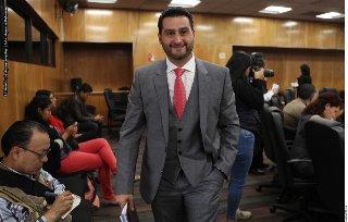 Va FGR contra ¡su contralor!