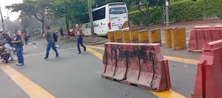 Presidente Petro culpa a disidencias de ‘Iván Mordisco’ de atentado en Cali