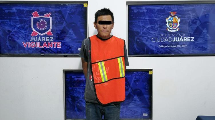Detienen a dos hombres por agredir a sus madres