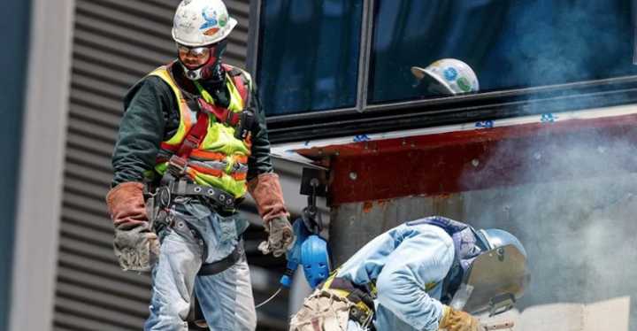 Fuerza laboral de EU ha perdido 1.2 millones de trabajadores migrantes este año