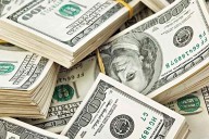 Dólar vuelve a caer