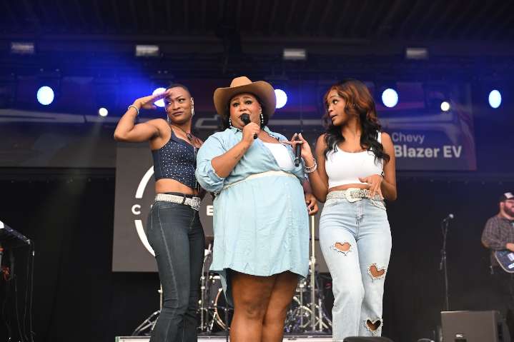 Country group Chapel Hart splitting up, announces 'next chapter'