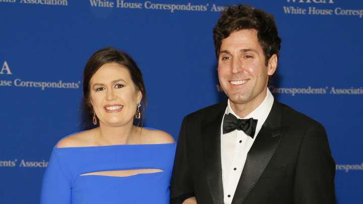 Signs Sarah Huckabee Sanders & Her Husband Are On The Rocks