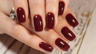 Black cherry: 5 maneras de lucir la tendencia de uñas que dominará el otoño