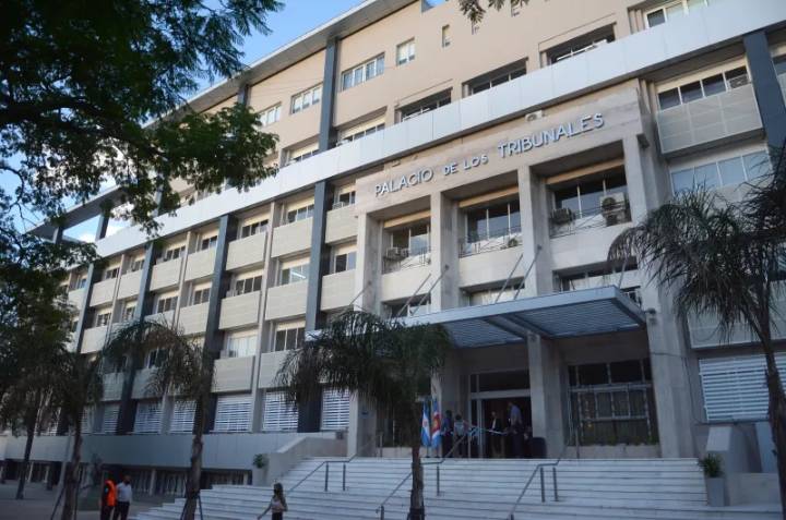 Dos cordobeses reparan a una víctima $1.000.000 por estafa y son sobreseídos