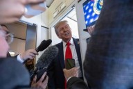 Llega Trump a Alaska para cumbre con Putin
