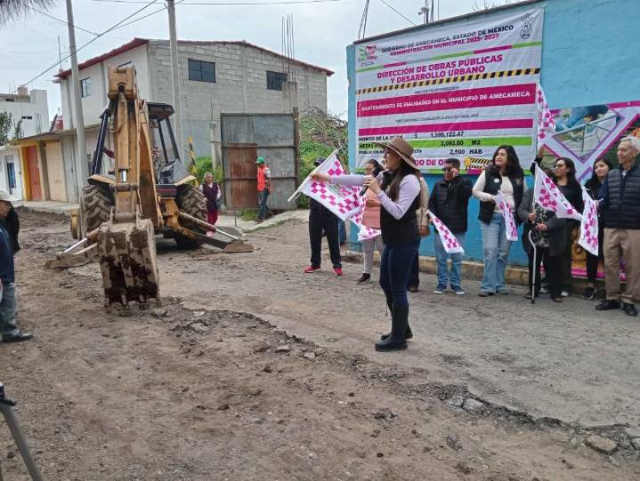 PAVIMENTARÁN CALLES DE AMECAMECA PARA QUE YA NO SE CONVIERTAN EN RÍOS COMO SUCEDE CADA AÑO EN ÉPOCA DE LLUVIAS