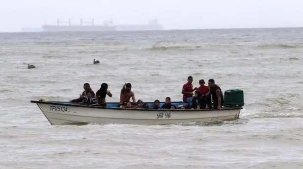 Detención de veinte migrantes venezolanos en una embarcación en Trinidad y Tobago