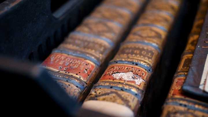 Una biblioteca de EE UU recupera un libro que prestó hace 82 años: "Espero que no haya multa"
