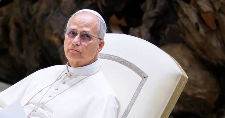 Pope highlights virtue of listening while accepting award from U.S. Augustinians