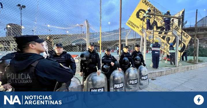 Recuperan un predio ocupado hace 12 años por la agrupación política de Raúl Castells en San Telmo