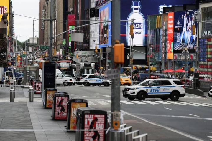 New York City police reopen Times Square after brief investigation