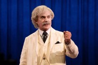 Richard Thomas dons wig and mustache to play icon Mark Twain in one