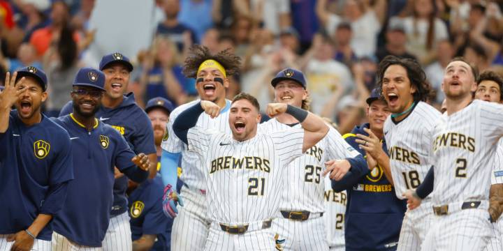Teams with multiple 10-game win streaks in same season