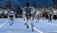 Comienzan "juegos olímpicos" de robots humanoides en China