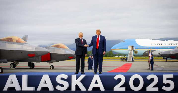 U.S. Government Just Hit Russia With Awkward "Do Not Travel" Warning Right After Rolling Out Red Carpet For Putin