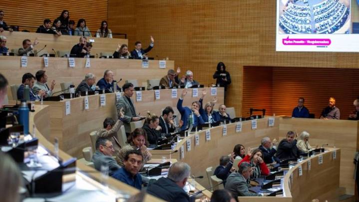 La UCR se suma a la pelea Llaryora-Milei por fondos de Nación y exige “federalismo” en Córdoba