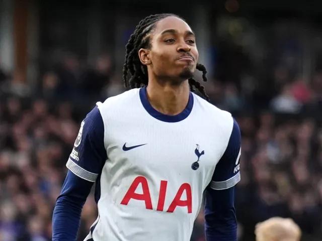 "Rollercoaster road" takes Spence "over the moon" as new Spurs contract confirmed