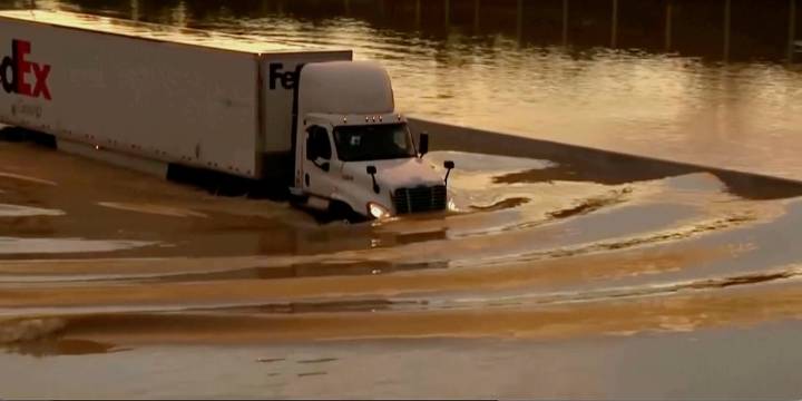 Family killed, roads shut down due to flooding in Chattanooga