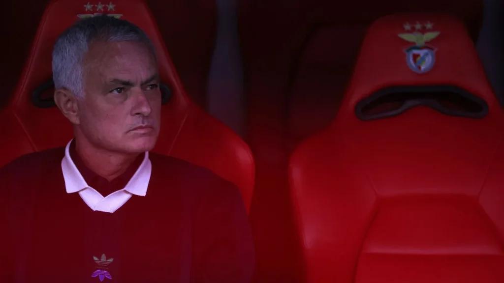 Fenerbahçe despide a Mourinho tras un año sin milagros en Estambul