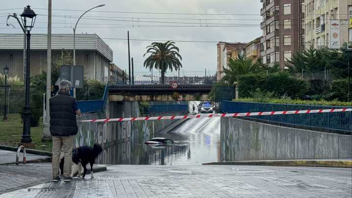 Las lluvias "excepcionales" provocan inundaciones y caos circulatorio en Santander