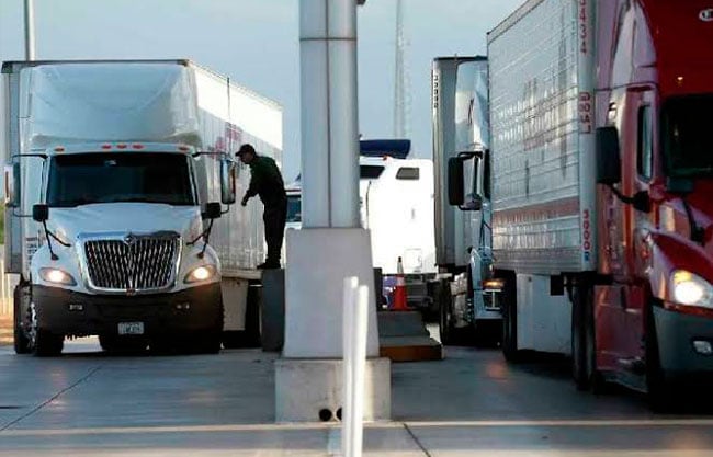 EE. UU. pausa visas de trabajo para camioneros extranjeros