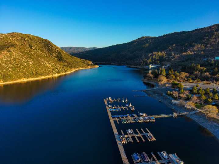 California's Beloved Lake Causes A Stir After Asking Visitors To Stay Out Of The Water Indefinitely