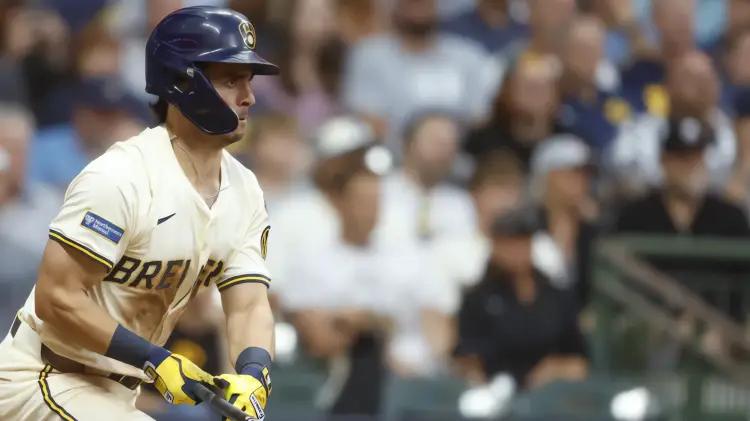 Cerveceros aplastan a Pittsburgh y extienden racha ganadora a 11 juegos
