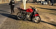 Dieron de alta a la joven que viajaba con el motociclista fallecido en Av. del Carnaval
