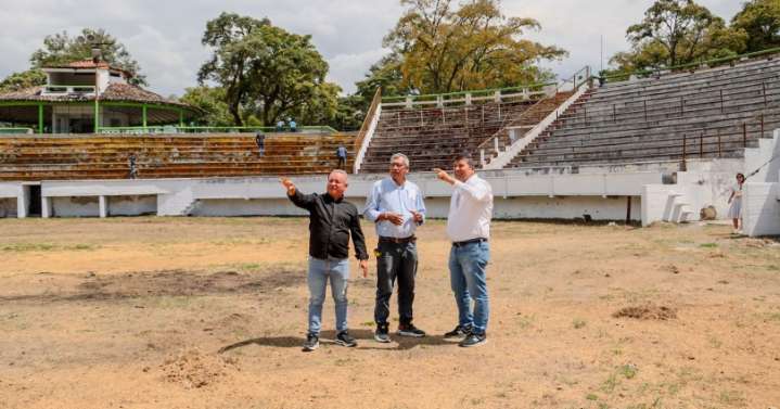 Iniciaron labores de mantenimiento de la Plaza de Toros de Ibagué