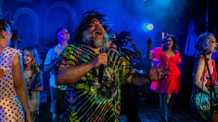 Jack Black, Fred Armisen Join the Go-Go’s for Backyard Benefit Concert
