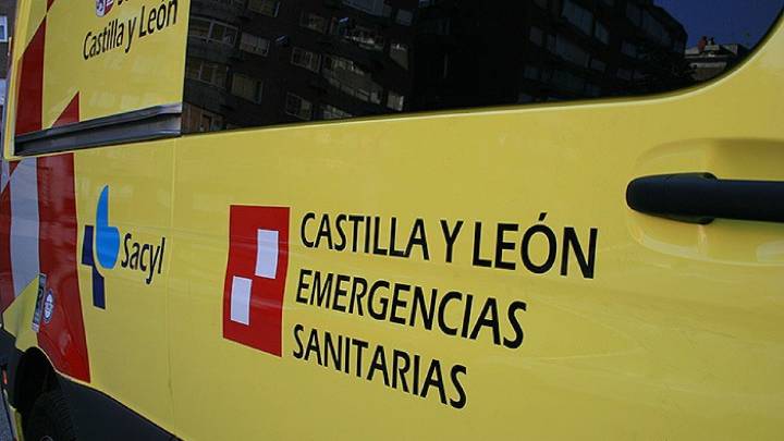 Tres heridos en un accidente entre dos turismos en Berlanga del Bierzo