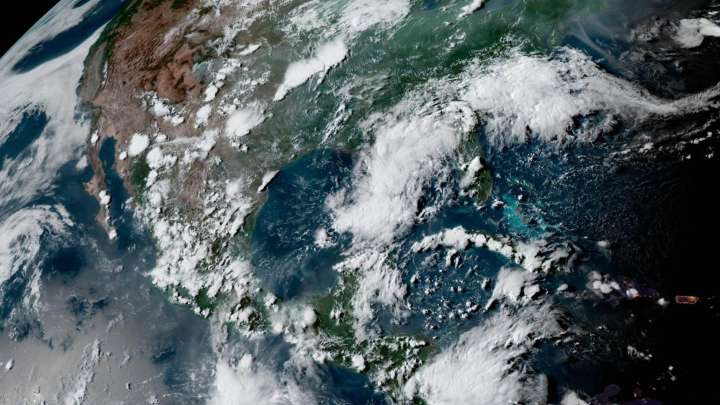 Conagua Alerta por Múltiples Potenciales Ciclones Simultáneos en el Atlántico; ¿Dónde se Ubican?