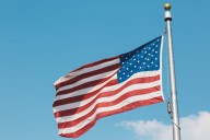 Los inmigrantes que buscan trabajo legal y ciudadanía ahora están sujetos a un examen de «antiamericanismo»