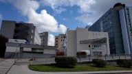 Heridos dos menores de uno y dos años tras estrellarse un coche contra una casa en Gijón