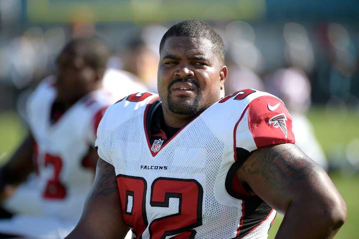 South Carolina Gamecocks coach, ex-Atlanta Falcons draft pick in serious car crash