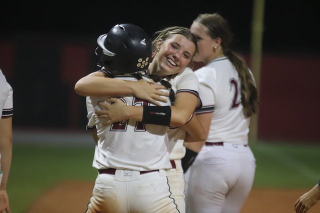 Softball: Raiders, Longhorns split region doubleheader