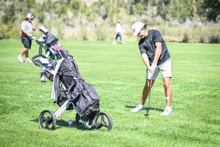 Atkinson, Robertson, Doerr Notch Strong Finishes at Rawlins Invite