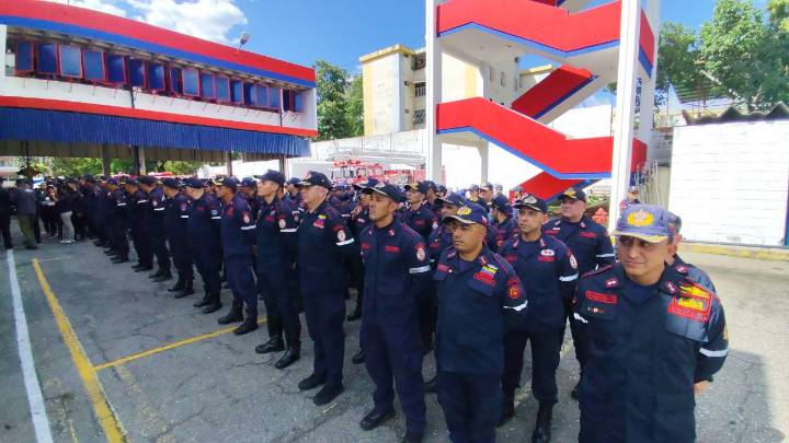Gobernación de Mérida conmemoró Día del Bombero con la condecoración de funcionarios