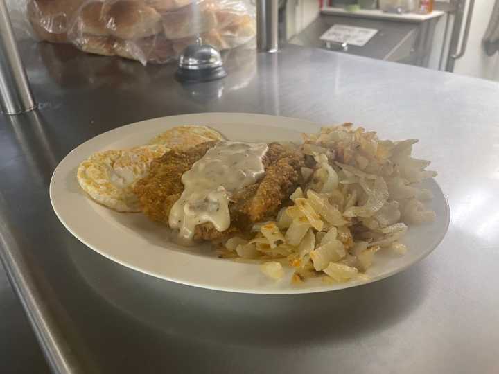 Mick’s Home Cooking serves delicious food to Shelley patrons for over 40 years (Ready)